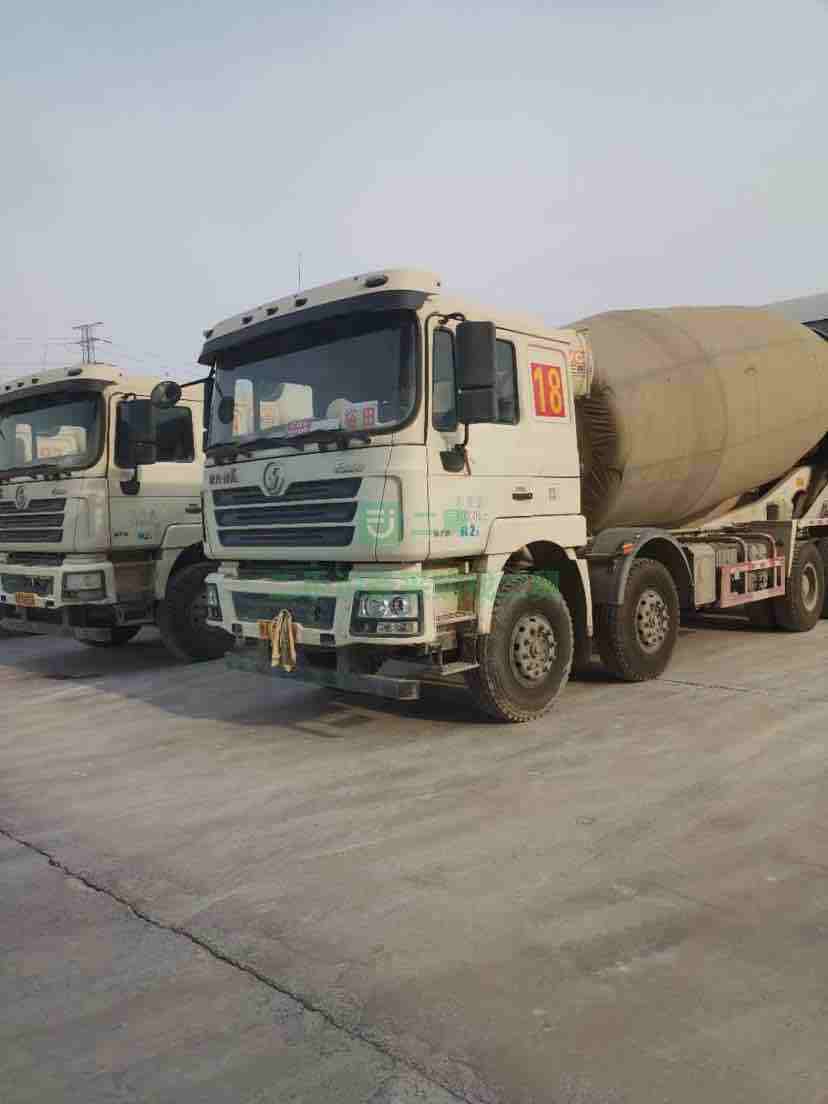 出售二手的九成新的德龍F(tuán)30OO攪拌車(chē)