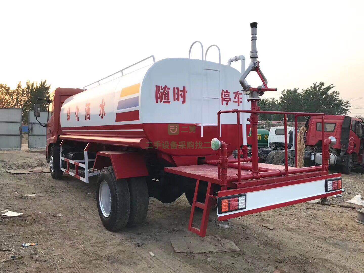 出售東風(fēng)天錦12方灑水車16年 全新罐體