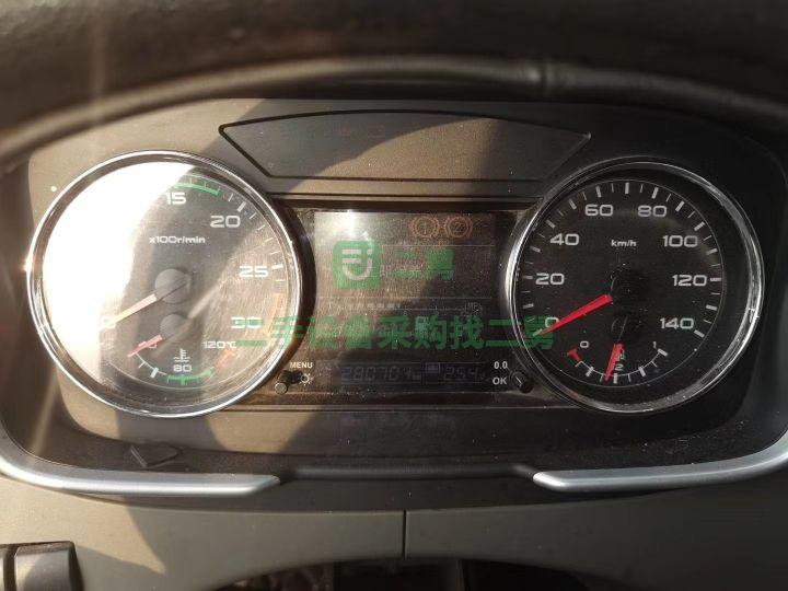 出售一汽解放J6P牽引車17年11月420馬力國五排放，全車輪胎九成新