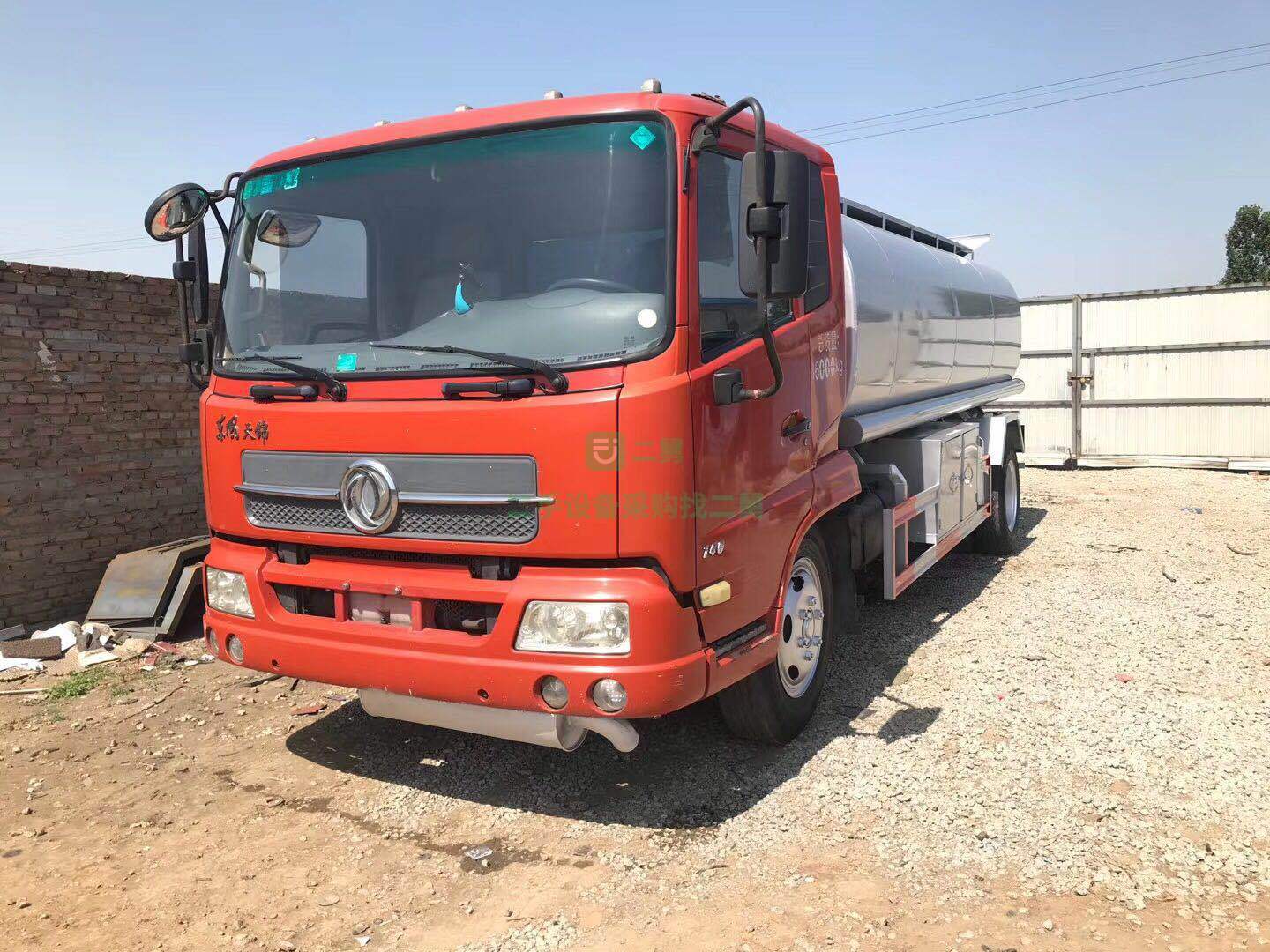 出售東風(fēng)天錦10噸加油車 配備全新罐體