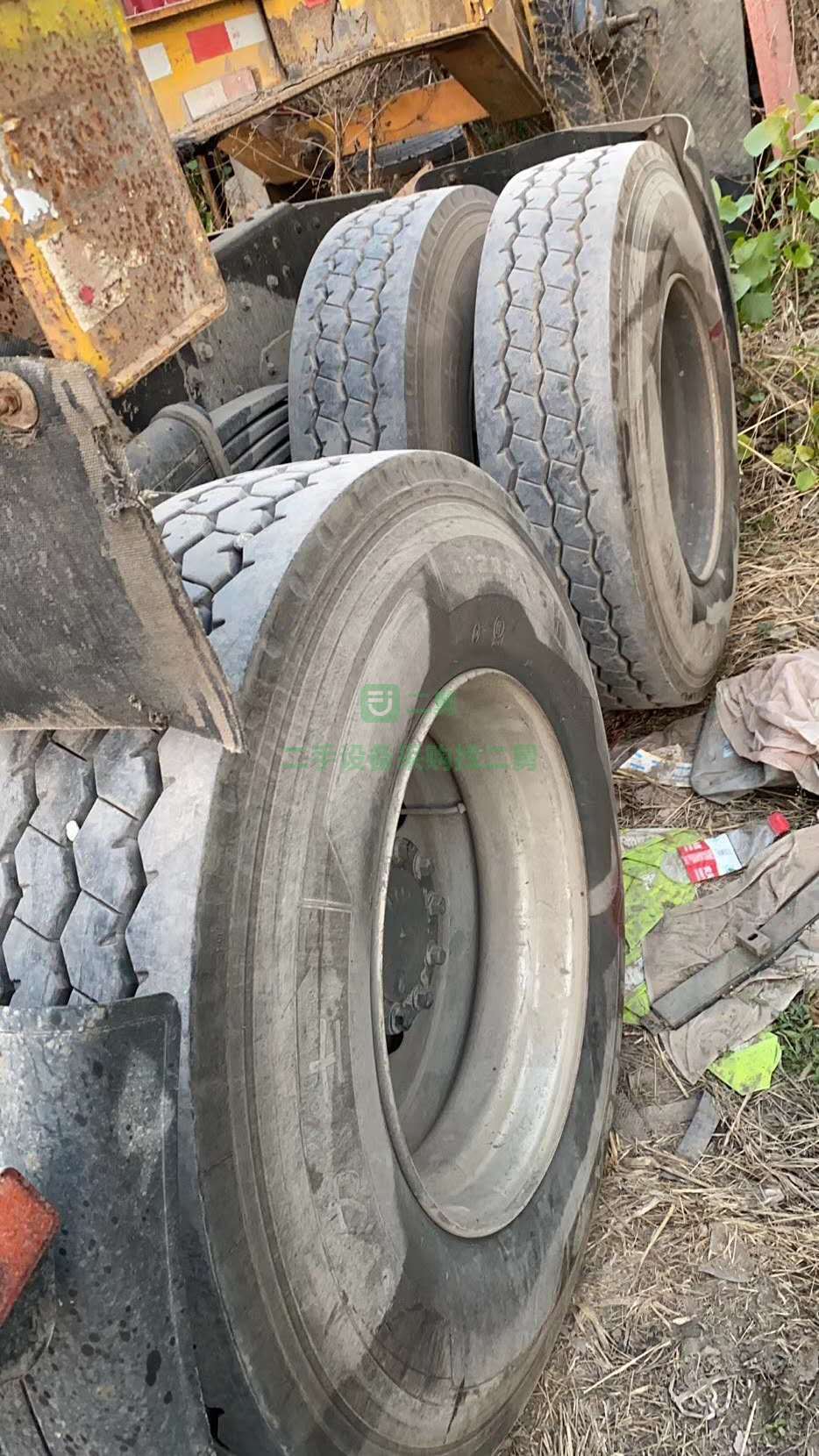 出售17年2月460馬力j6雙驅輕體牽引車，輪胎九成新