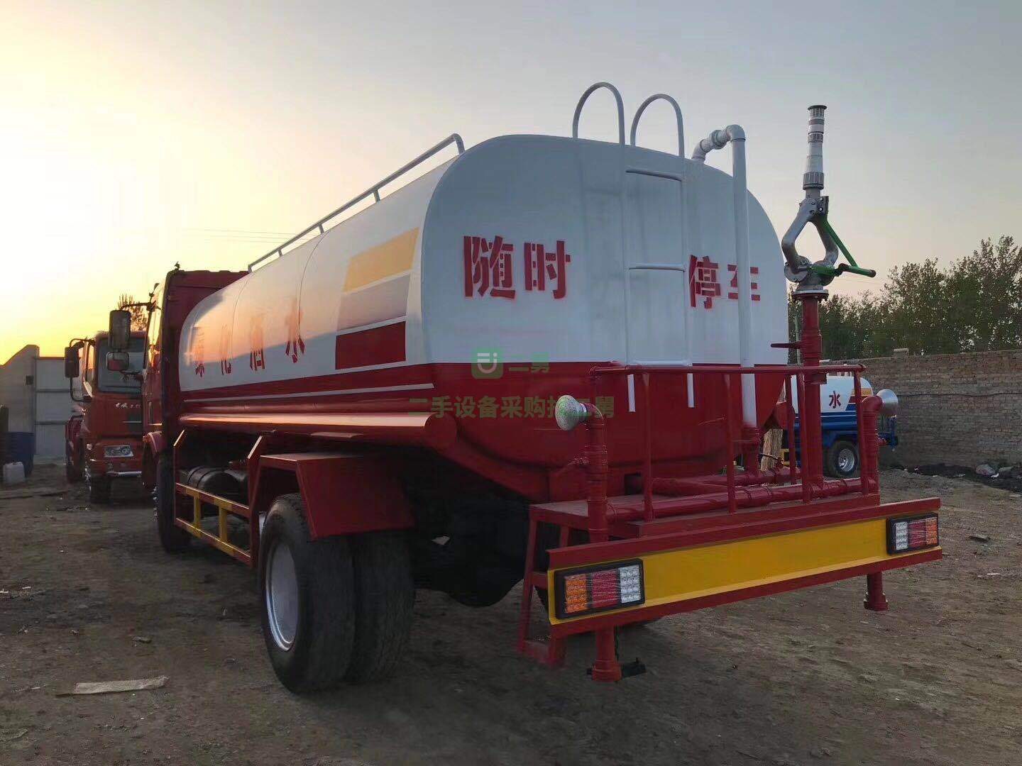 出售解放j_6灑水車16年十二方罐體