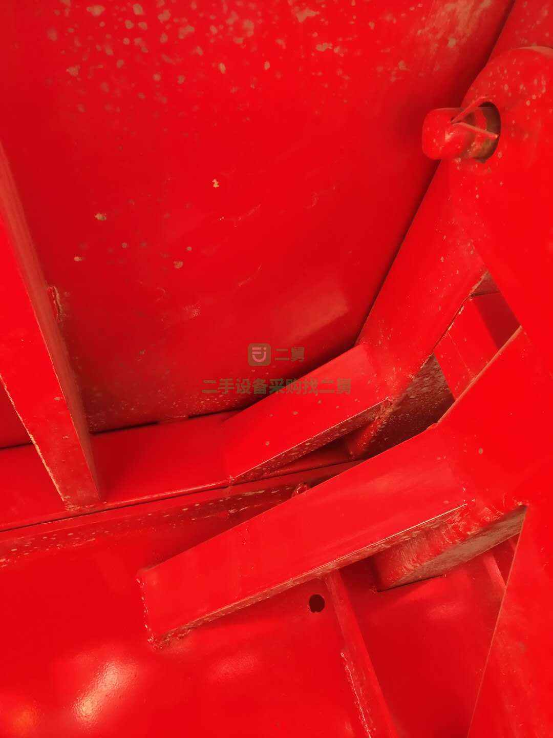 低價出售60高標箱輕體側翻半掛車