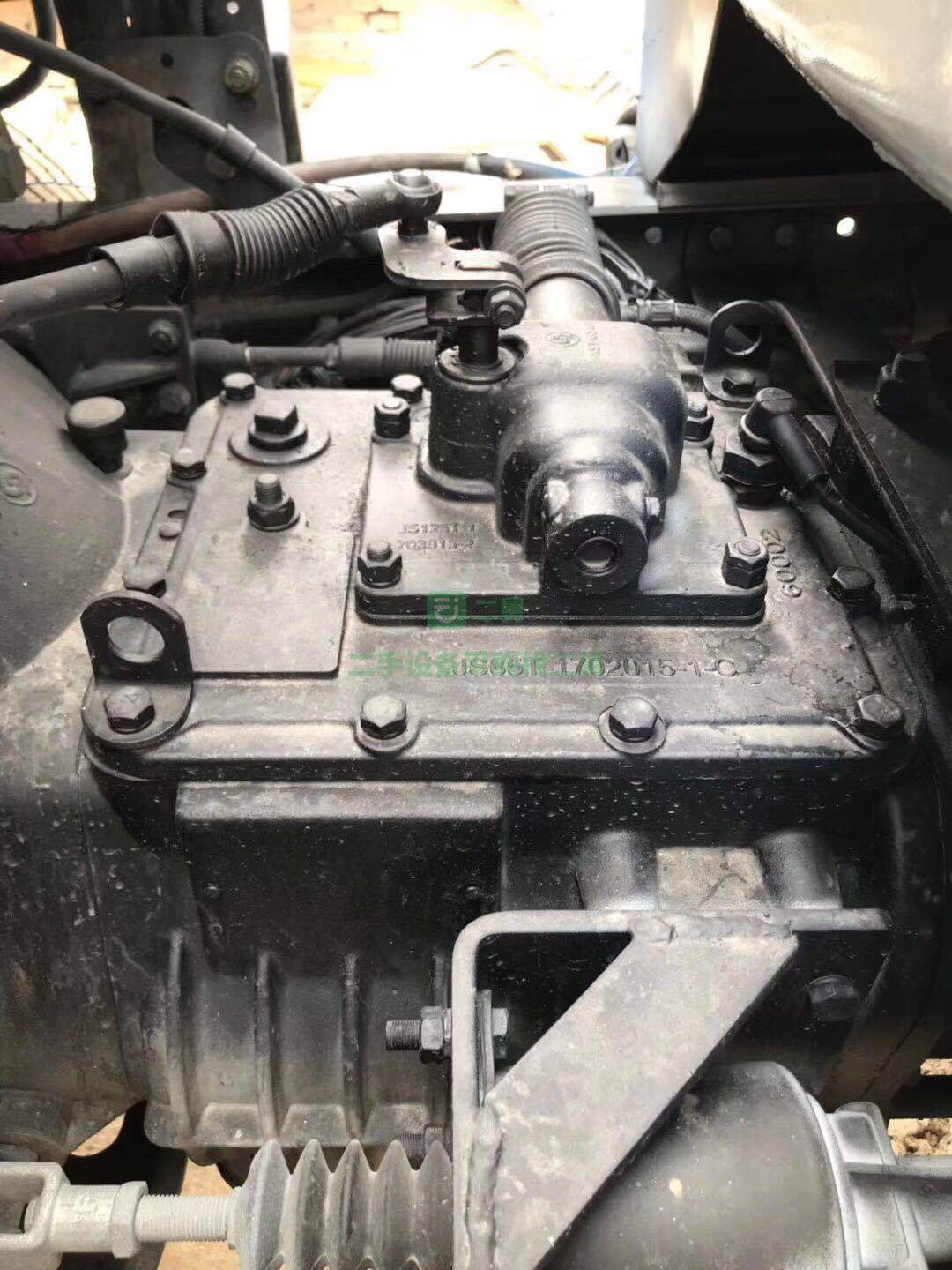 出售16年解放龍V15噸灑水車全新罐體