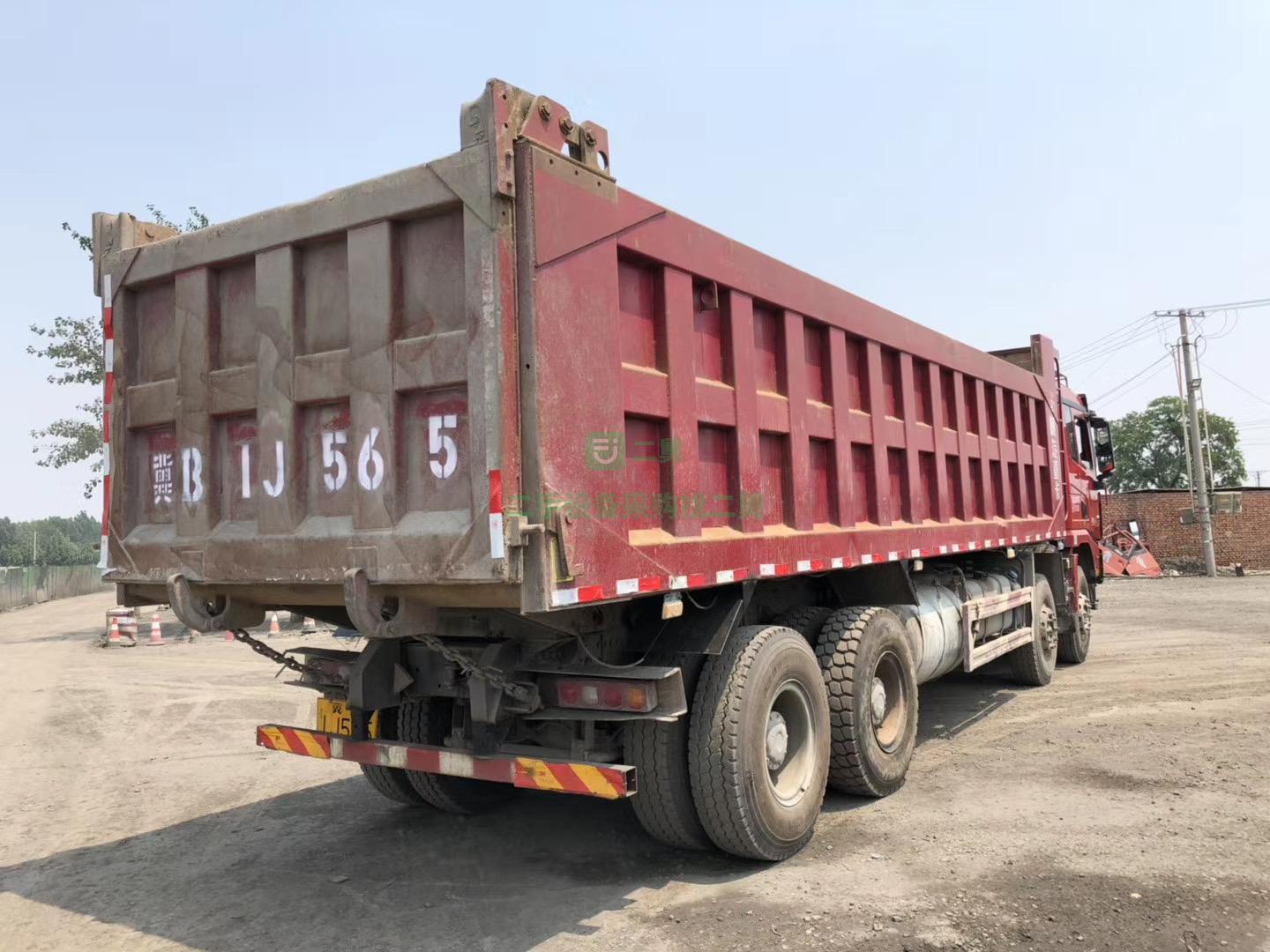 出售精品18年5月國五新款德龍x3000自卸車，大箱8.6米5倒梁底12邊10，純430馬力濰柴