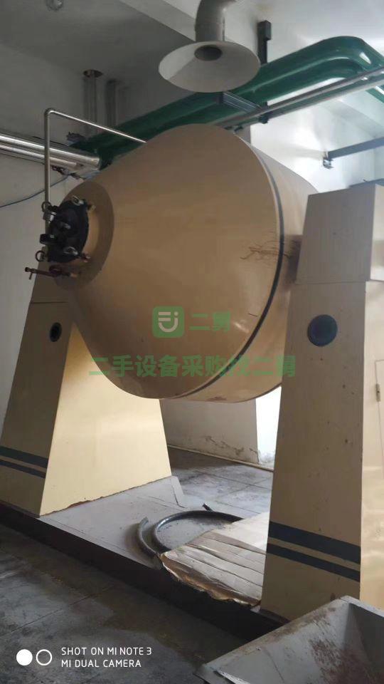 低價出售8臺不銹鋼雙錐真空干燥機