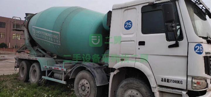出售13年，五臺(tái)豪沃中聯(lián)罐，大16方攪拌車，極品車況，