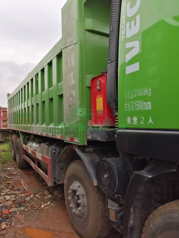 出售國五車型 紅巖杰獅8米6車廂自卸車 可提檔可按揭