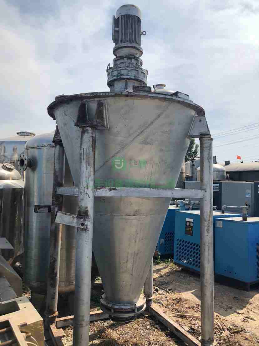 出售3臺1噸半的錐形混合機 急售