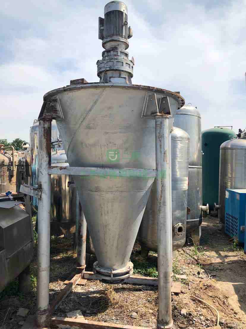 出售3臺1噸半的錐形混合機 急售