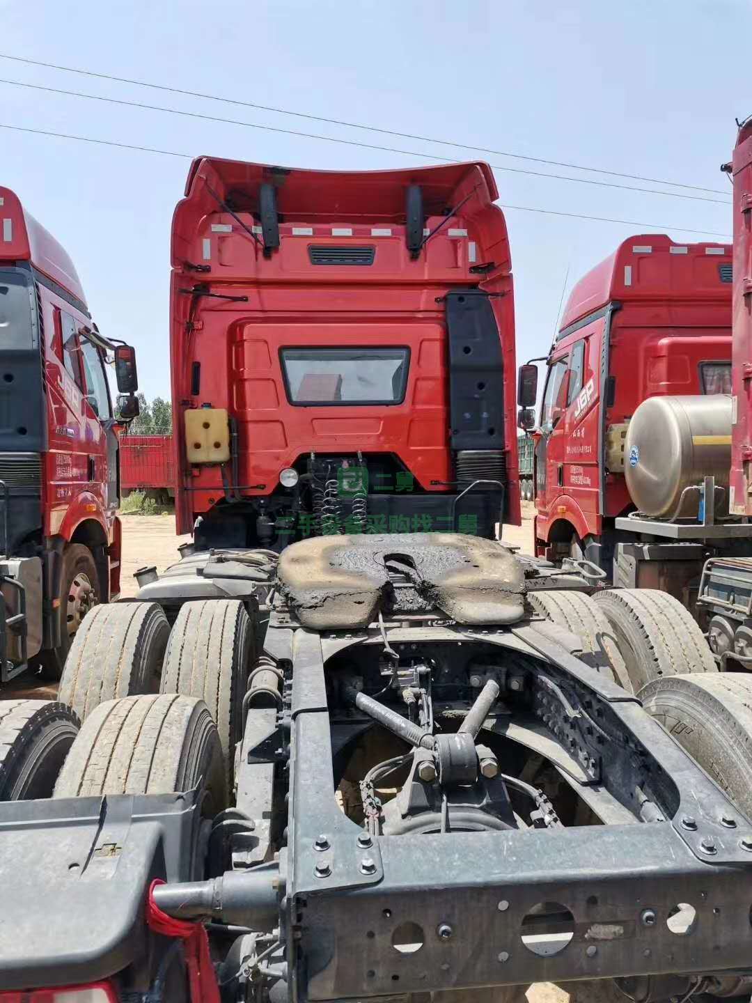 出售18年5月全保險，新款解放牽引車500馬力   全車鋁合金輪轂 原車原版首付8萬