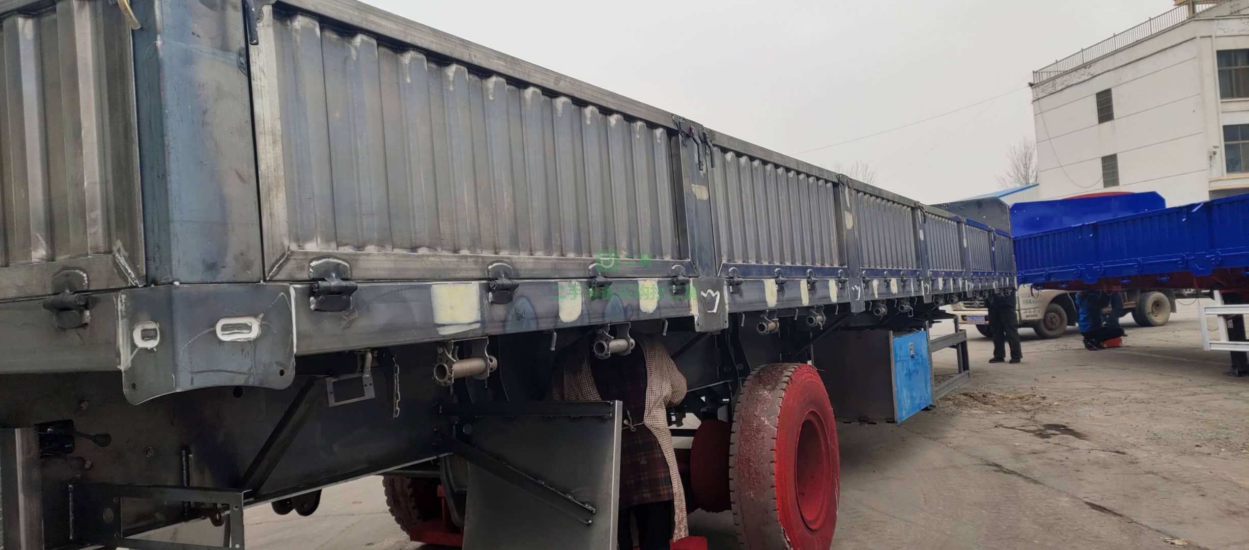 低價出售一臺標載半掛車，整車原版