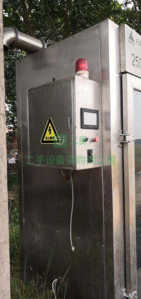 低價轉讓二手九成新19年的煙熏爐