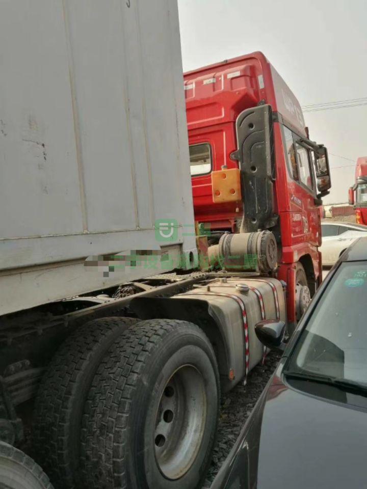 轉(zhuǎn)讓18年陜汽德龍X3000牽引車 雙驅(qū)輕體帶液緩550馬力可分期付款