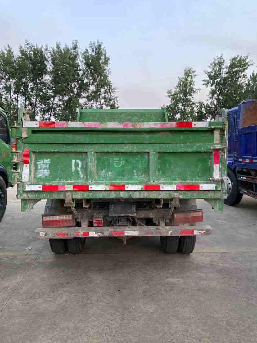 急售！時(shí)風(fēng)風(fēng)順自卸車，剛行駛200公里新車，3米大箱，1093后橋，小五檔變速箱