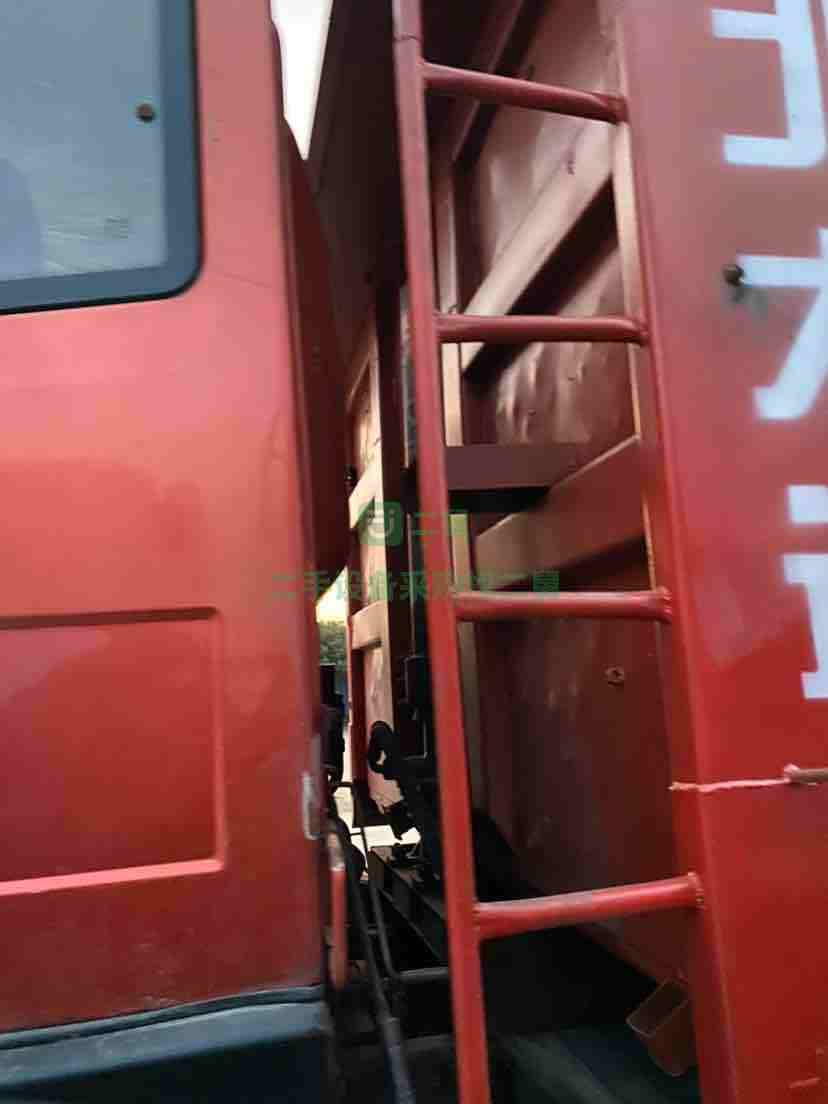 湖北大運運途4.5米大箱自卸車，457后橋，法士特變速箱，玉柴160馬力，前置頂，100輪胎