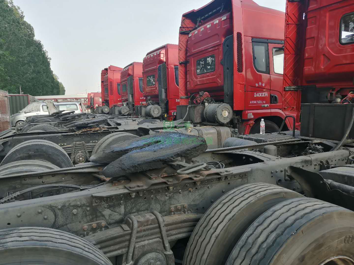 出售17年10月份，德龍X3000牽引車國五排放，雙驅(qū)輕體，430馬力