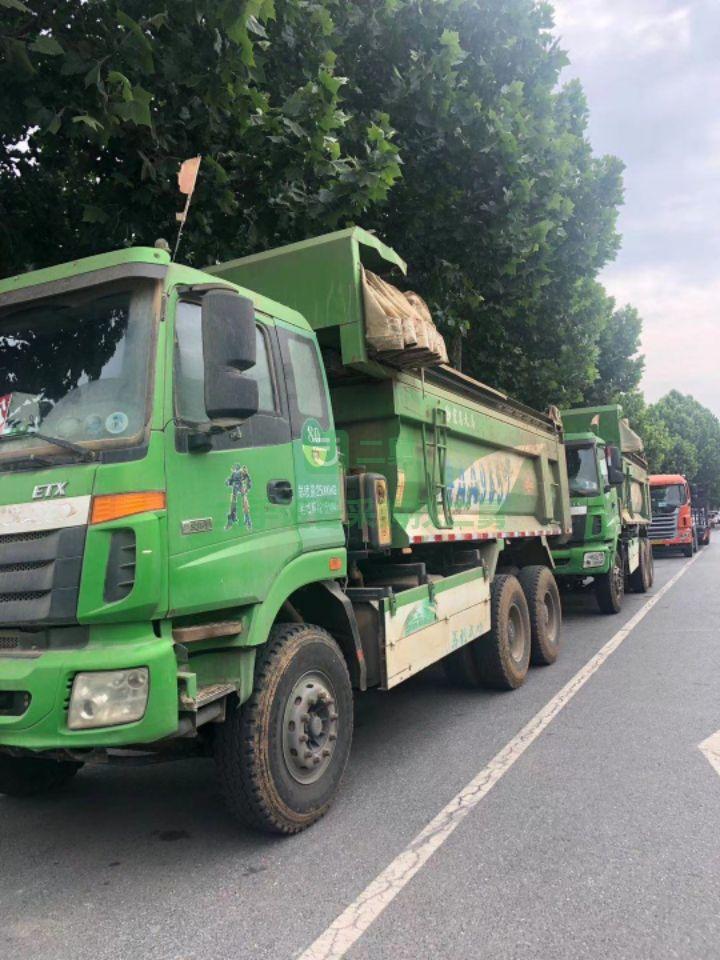 一六年市政環保綠，國4，5.6米土方車轉讓帶原車篷布手續，行使3萬多公里