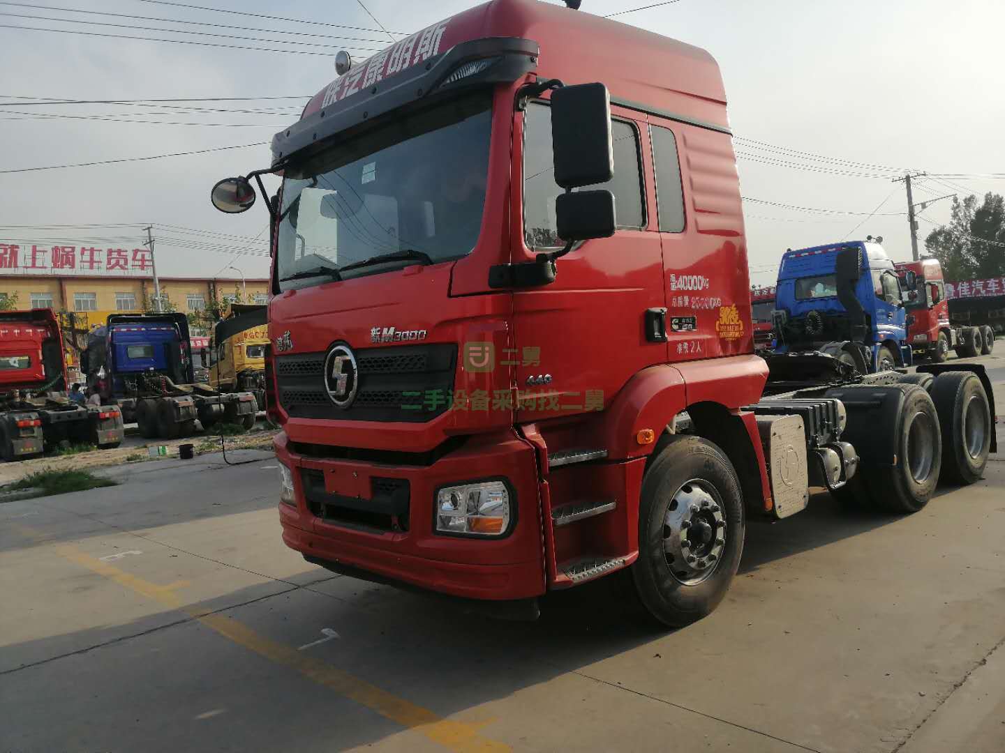出售18年8月份德龍新M3000牽引車，國五排放，雙驅輕體，康機發動機，馬力440