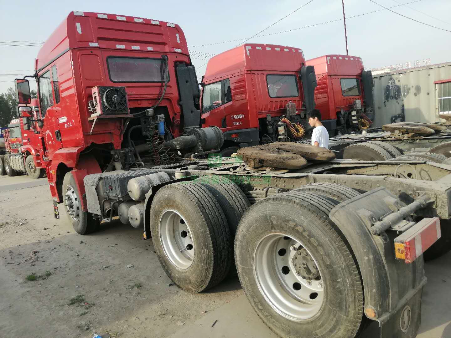 出售2017年6月份，德龍新M3000牽引車，國五排放，雙驅(qū)輕體