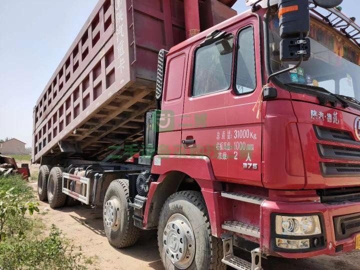 精品國四16年5月德龍土方車出售，大廂長度8米自卸車，375馬力，全車正品帶