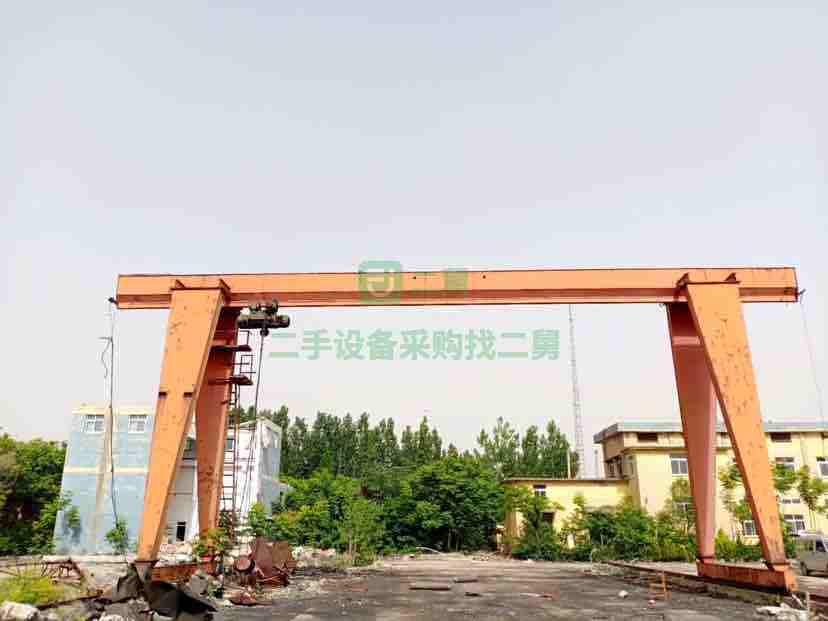 出售二手10噸行車龍門吊，跨度20米，提升9米九成新便宜處理