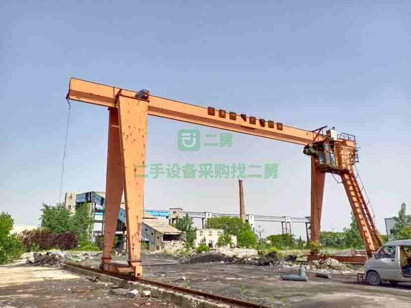 出售二手10噸行車龍門吊，跨度20米，提升9米九成新便宜處理