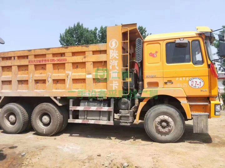 17年無戶純原版干活車，5.6米土方車出售