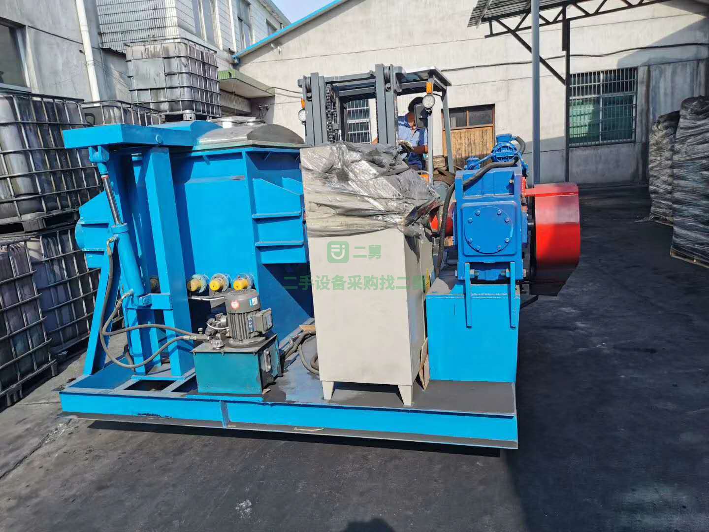 出售一臺500L螺桿出料捏合機  安裝未用