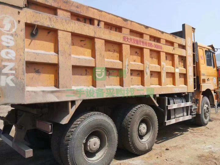 17年無戶純原版干活車，5.6米土方車出售