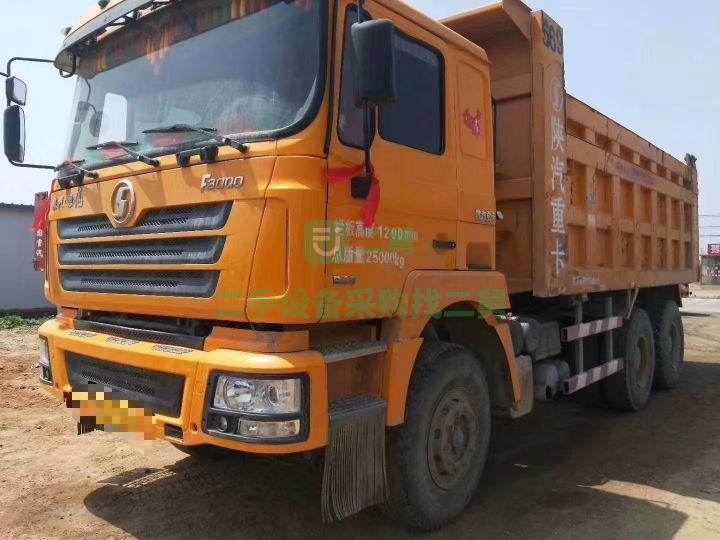 17年無戶純原版干活車，5.6米土方車出售