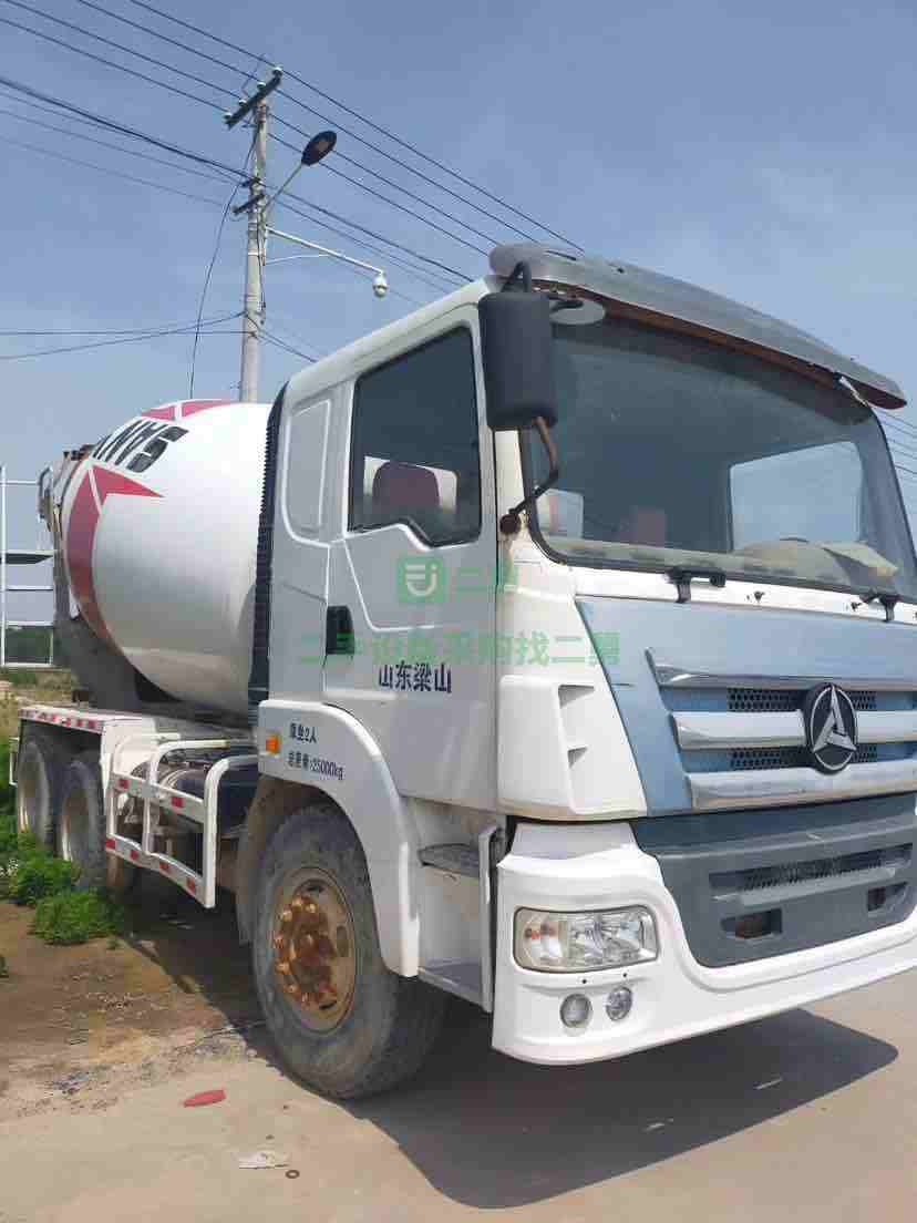 三一九成新的水泥攪拌車沒手續便宜出售