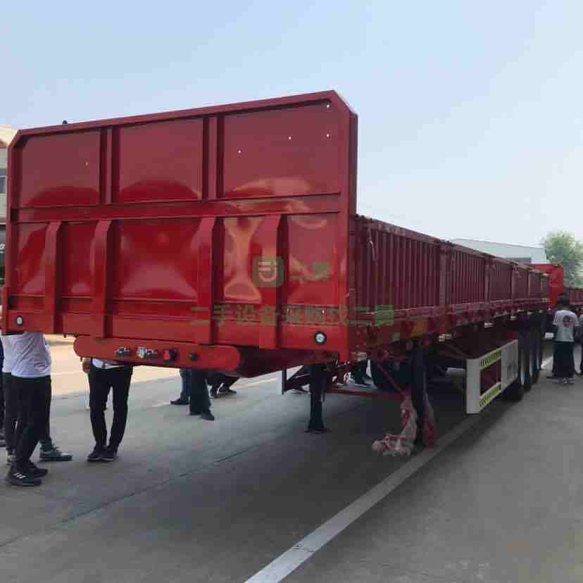 山東濟寧出售側翻/后翻掛車，七萬左右
