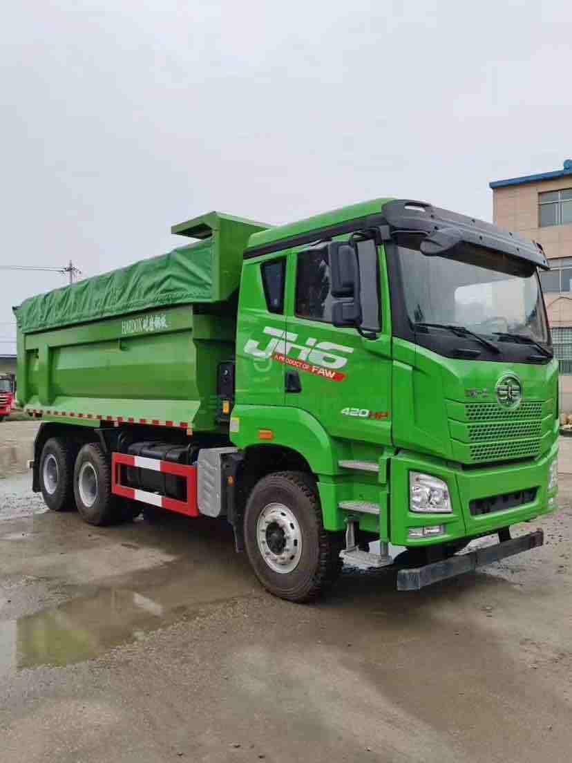 出售解放JH6工程車，420馬力，錫柴動力，高低速12速，車長5.6米，奔馳橋，歐力克油缸，合格證發票帶三包，飛全國，支持分期付款