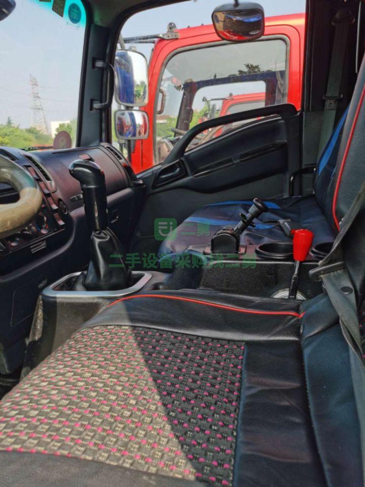 低價出售轉(zhuǎn)讓二手南俊瑞吉自卸車900輪胎