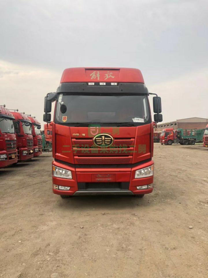 出售二手的九成新的解放國五牽引車