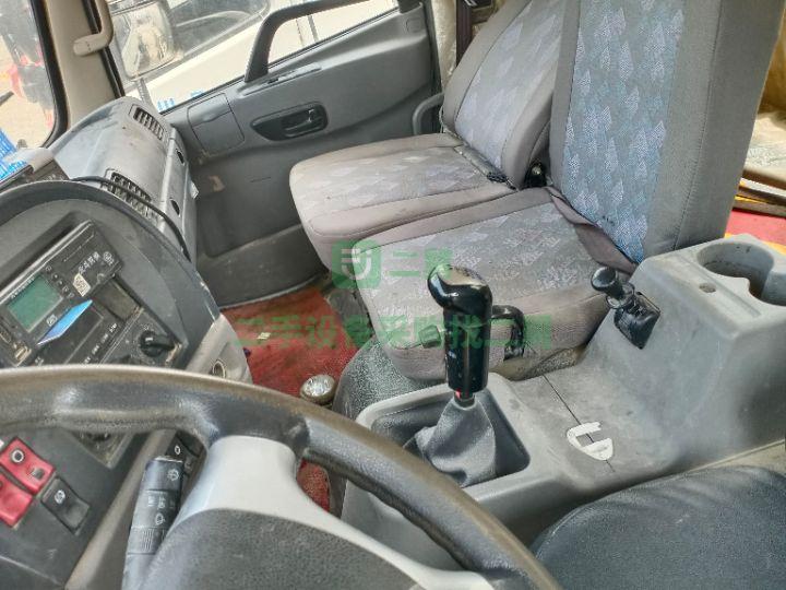 出售19年國五，航天萬山攪拌車，1000輪胎，配置豐富