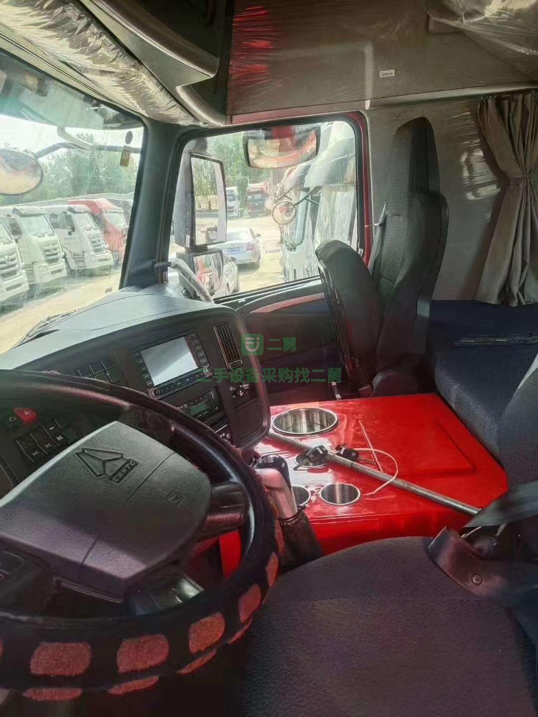出售二手HOWOT7雙驅 輕體牽引車