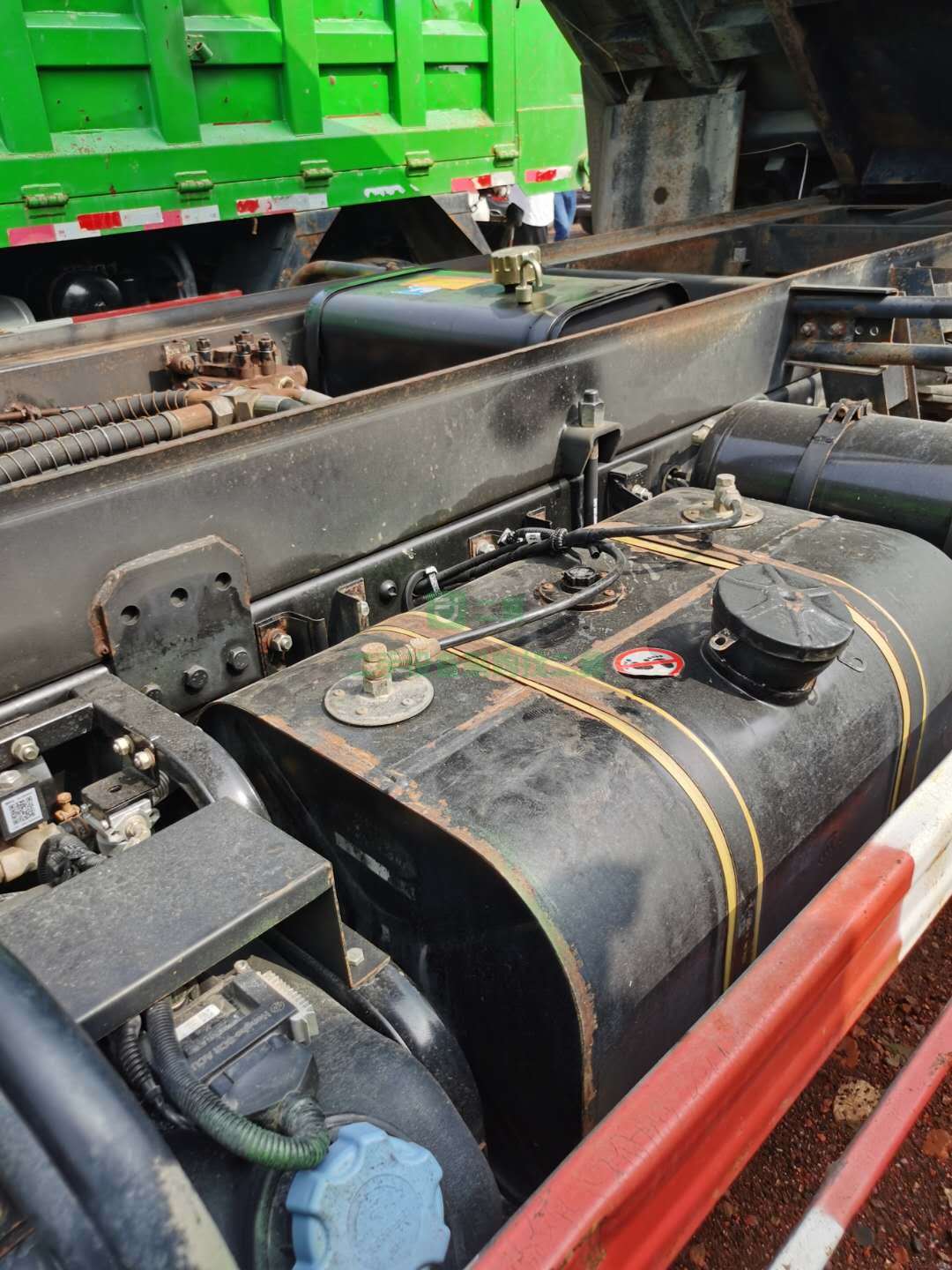 出售一臺19年大運征途自卸車，3.8米車廂153后橋