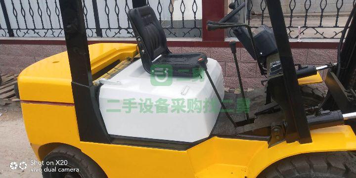 二手的威肯三噸叉車低價出售