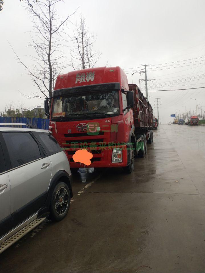 出售330馬力,一噸12速變速箱，國三雙驅牽引車頭