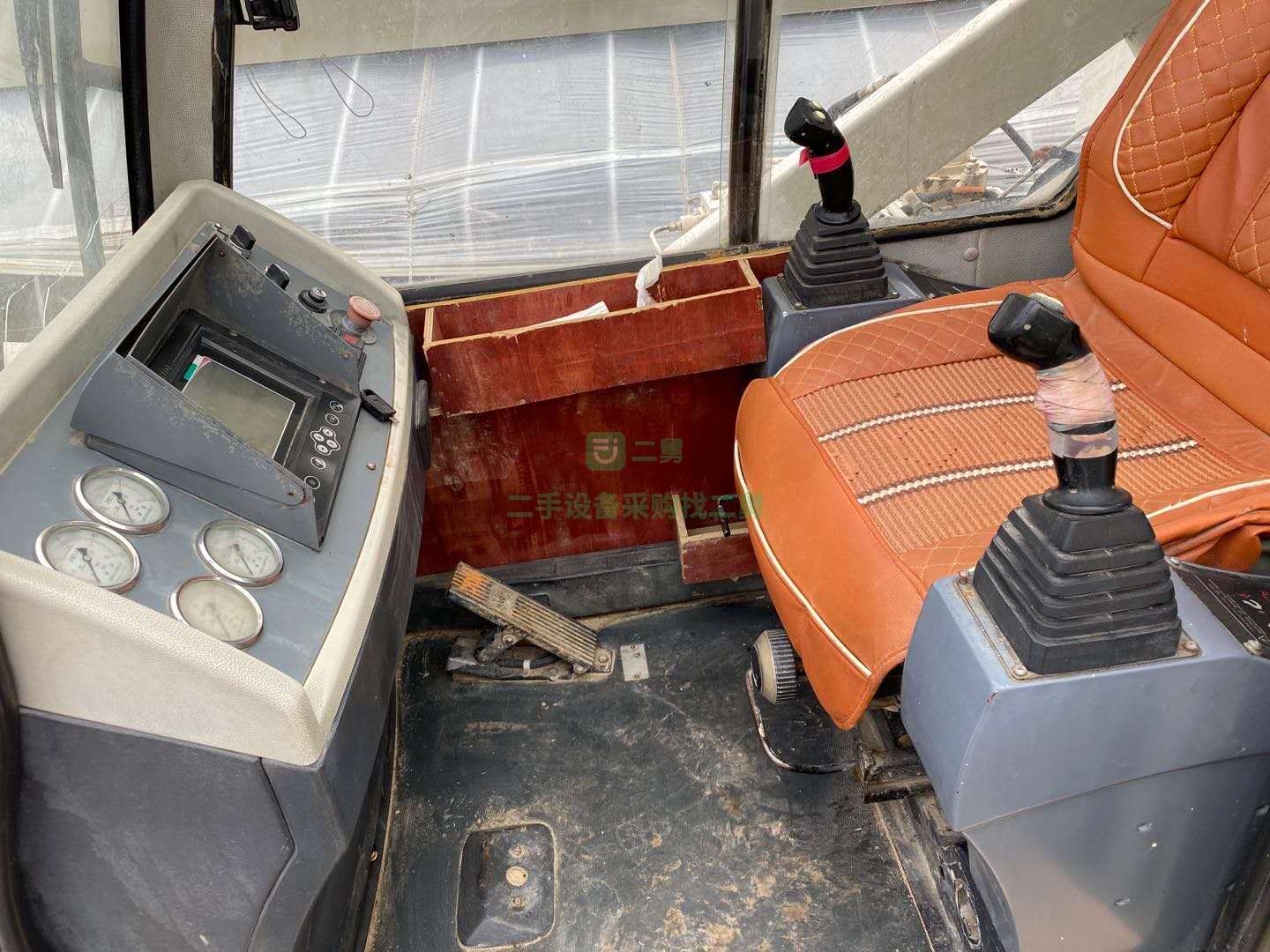 12年8月中聯重科25V5吊車出售，車況極品