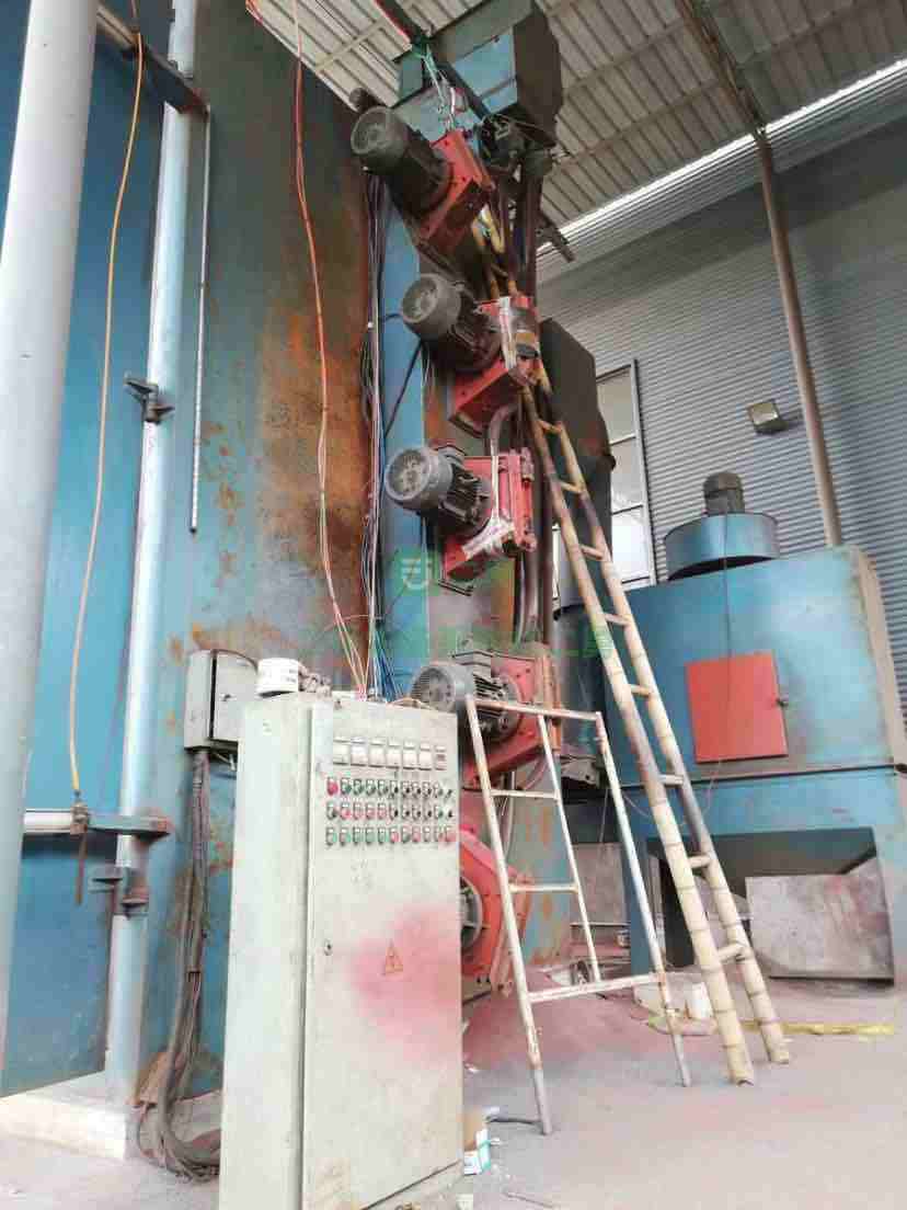 出售吊鉤拋丸機寬3.2米門高5米雙勾一噸，自動大門，沒有任何毛病，接電直接干活