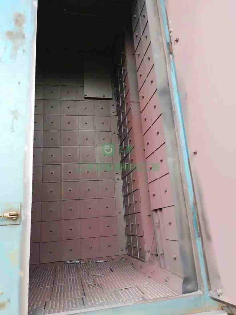 出售吊鉤拋丸機寬3.2米門高5米雙勾一噸，自動大門，沒有任何毛病，接電直接干活