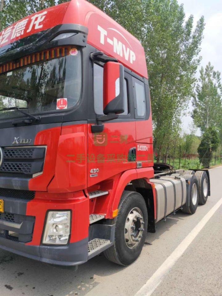 出售10個月德龍X3000-430牽引車，高配雙油箱，前二后三雙臂鎖