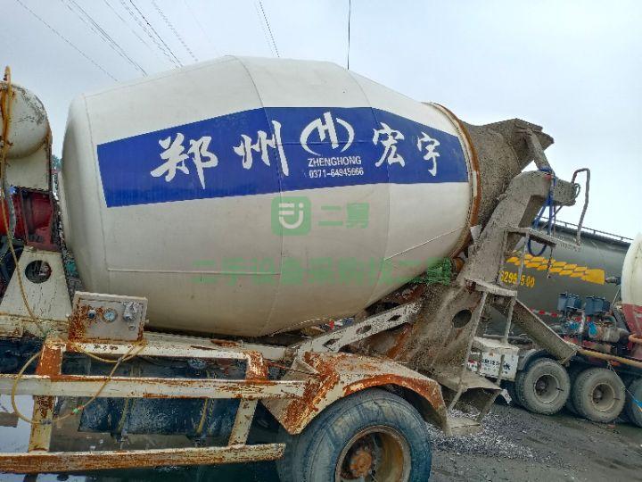 出售二手的16年東風攪拌車裸車