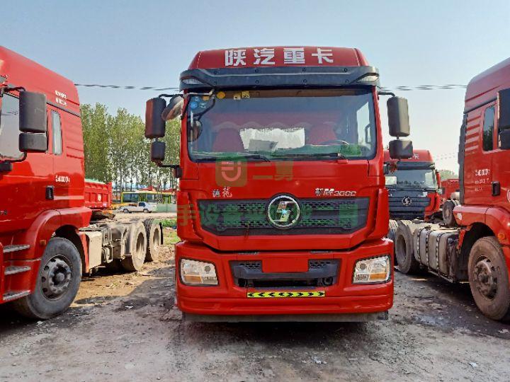出售18年陜汽德龍新M3000雙驅輕體牽引車國五排放430馬力可分期