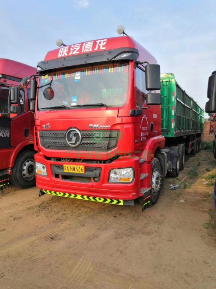 出售二手的一年整德龍400馬力牽引車  雙驅 帶全保險