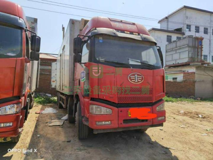 出售二手的八成新的9.6米解放冷藏車