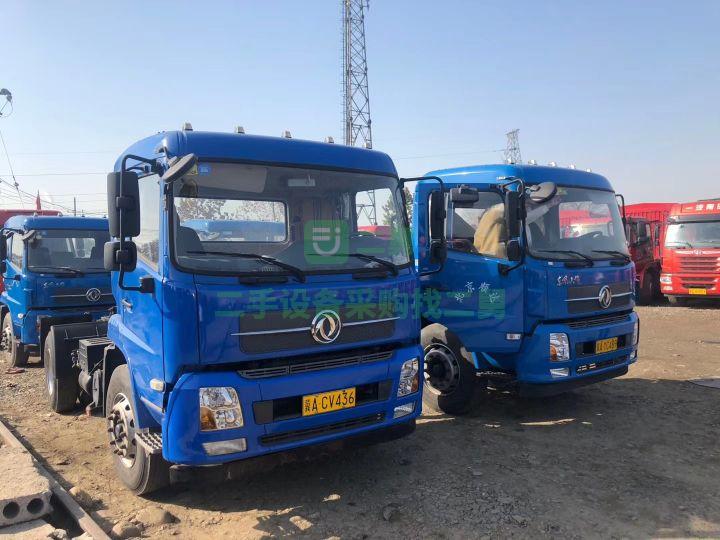 出售一年十個月兩軸東風天錦270馬力牽引車  帶全保險